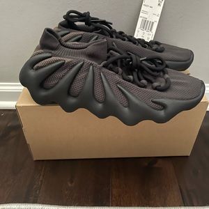 New Men’s size 8 Yeezy 450